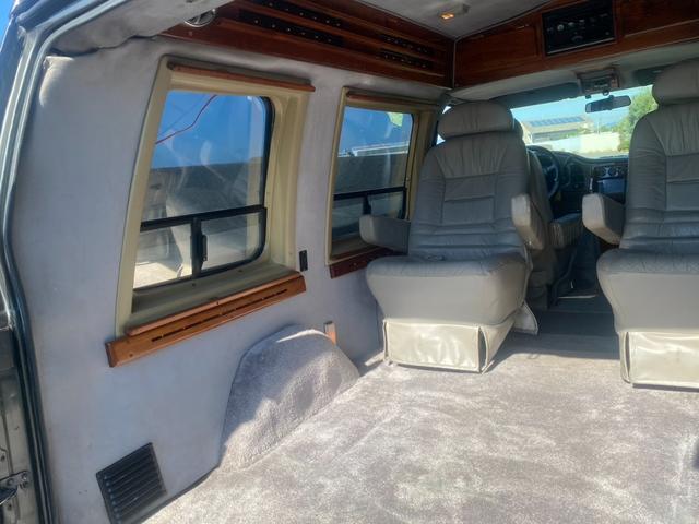 シボレーアストロ 　社外アルミ　ＢＦグッドリッチタイヤ　　社外オーディオ　バックカメラ　リアモニター　ＥＴＣ（62枚目）