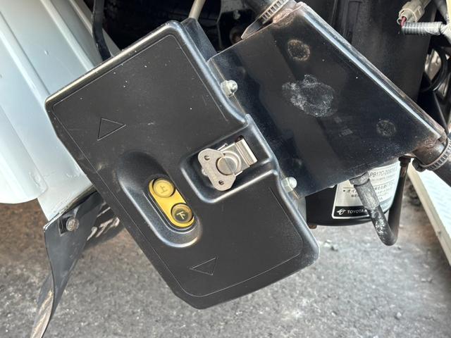 ダイナトラック ３．０　ダブルキャブ　ジャストロー　パワーゲート付（25枚目）