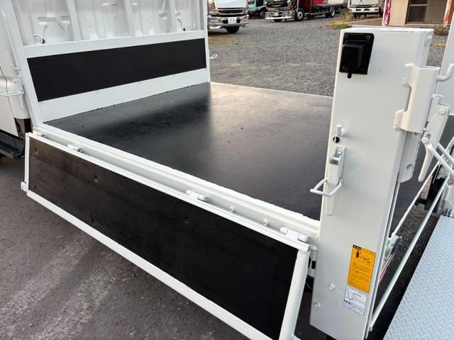 ダイナトラック ３．０　ダブルキャブ　ジャストロー　パワーゲート付（35枚目）