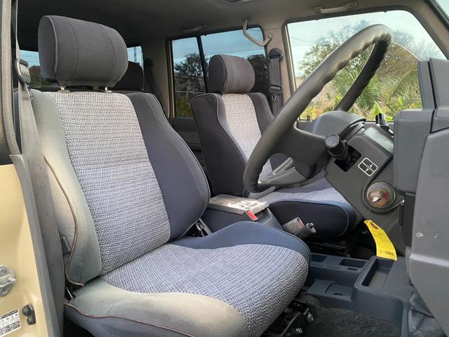 ランドクルーザー７０ ＺＸ　リフトアップ　社外アルミ　サンルーフ（43枚目）