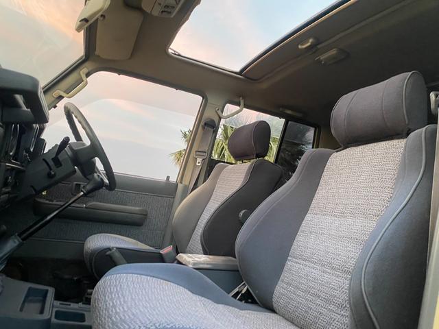 ランドクルーザー７０ ＺＸ　リフトアップ　社外アルミ　サンルーフ（44枚目）