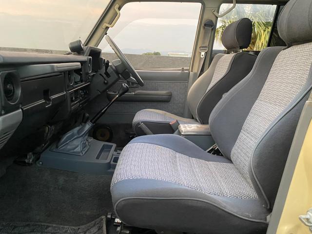 ランドクルーザー７０ ＺＸ　リフトアップ　社外アルミ　サンルーフ（45枚目）