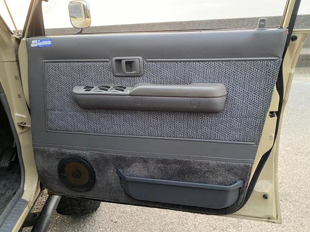 ランドクルーザー７０ ＺＸ　リフトアップ　社外アルミ　サンルーフ（53枚目）