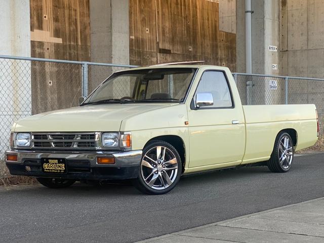 ダットサンピックアップ ロングＤＸ　社外アルミ　コラムＭＴ（2枚目）