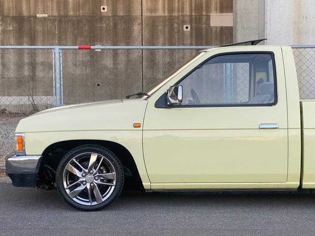 ダットサンピックアップ ロングＤＸ　社外アルミ　コラムＭＴ（7枚目）