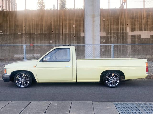 ダットサンピックアップ ロングＤＸ　社外アルミ　コラムＭＴ（8枚目）