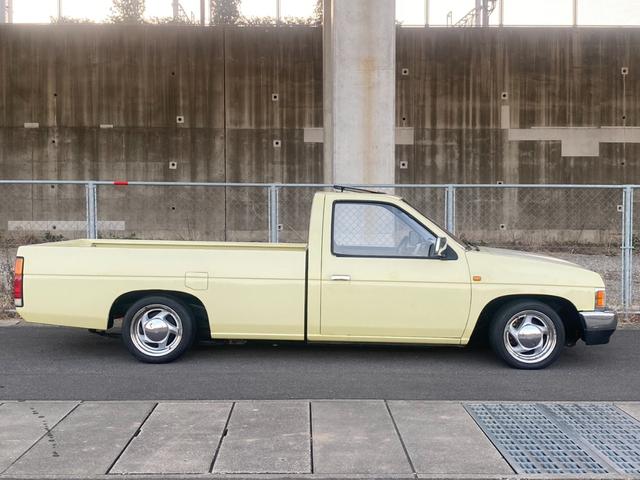 ダットサンピックアップ ロングＤＸ　社外アルミ　コラムＭＴ（20枚目）