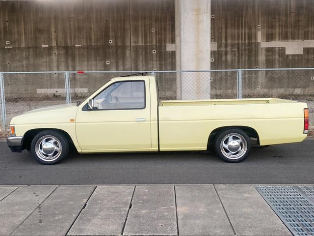 ダットサンピックアップ ロングＤＸ　社外アルミ　コラムＭＴ（24枚目）