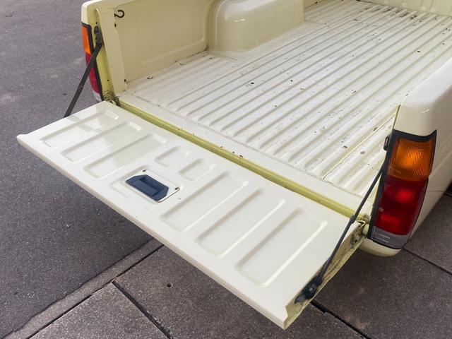 ダットサンピックアップ ロングＤＸ　社外アルミ　コラムＭＴ（33枚目）