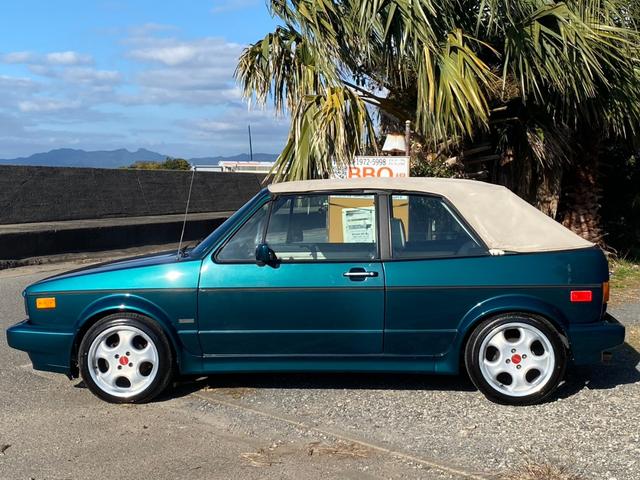 ゴルフカブリオ 　左ハンドル　社外アルミ　ウッドステアリング　丸目４灯　　ローダウン（17枚目）