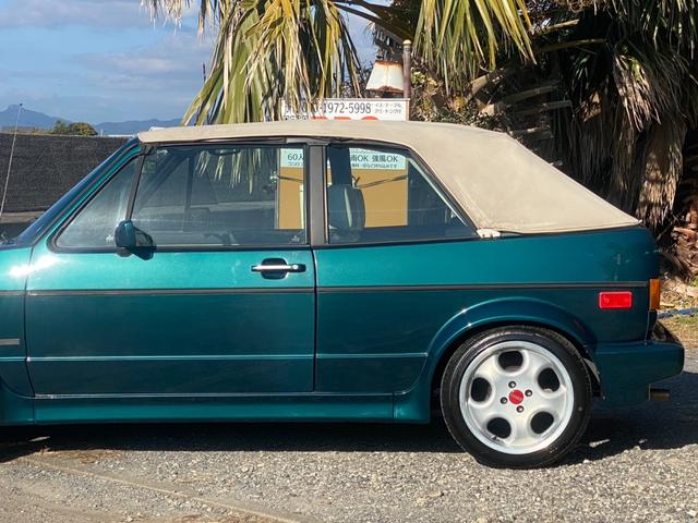 ゴルフカブリオ 　左ハンドル　社外アルミ　ウッドステアリング　丸目４灯　　ローダウン（19枚目）