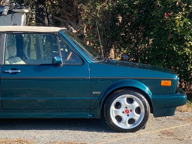 ゴルフカブリオ 　左ハンドル　社外アルミ　ウッドステアリング　丸目４灯　　ローダウン（23枚目）