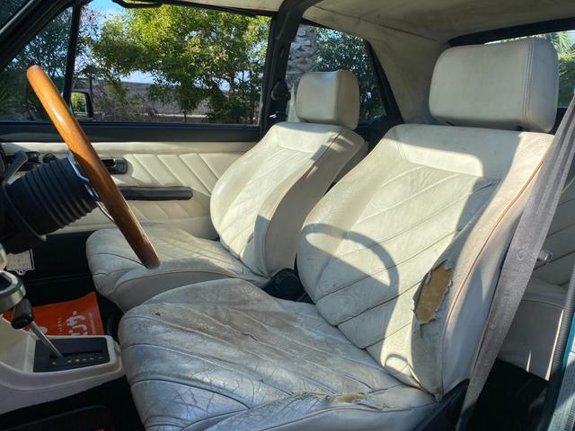 ゴルフカブリオ 　左ハンドル　社外アルミ　ウッドステアリング　丸目４灯　　ローダウン（65枚目）