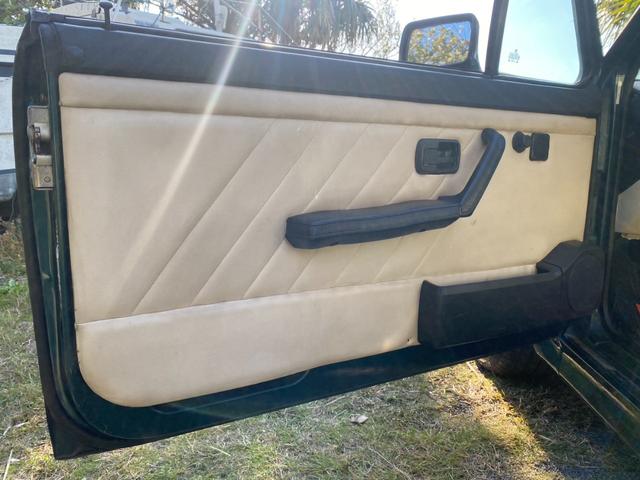 ゴルフカブリオ 　左ハンドル　社外アルミ　ウッドステアリング　丸目４灯　　ローダウン（70枚目）