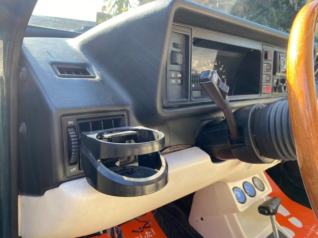 ゴルフカブリオ 　左ハンドル　社外アルミ　ウッドステアリング　丸目４灯　　ローダウン（71枚目）