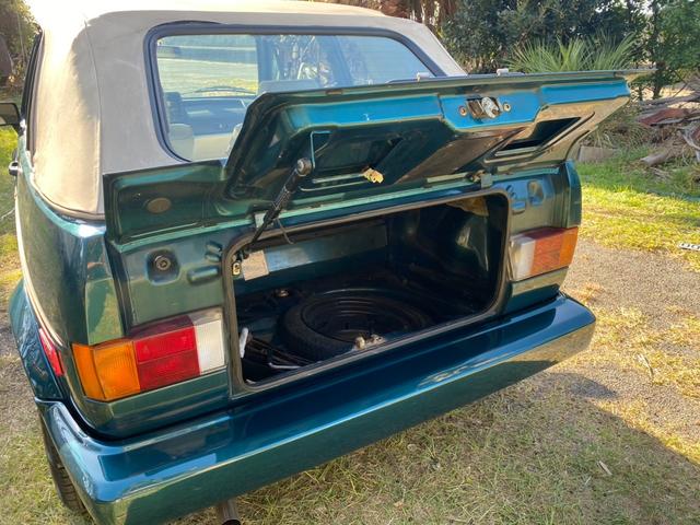 ゴルフカブリオ 　左ハンドル　社外アルミ　ウッドステアリング　丸目４灯　　ローダウン（79枚目）