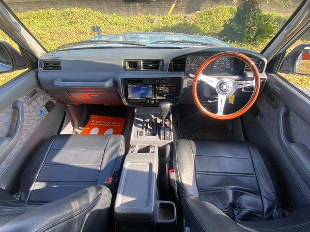 ランドクルーザー80 VX 社外ウッドステアリング ブラッドレーアルミ ルーフキャリア 角目4灯ヘッドライト 3インチリフトアップ 社外ナビ バックカメラ 観音開き 1ナンバー(4枚目)