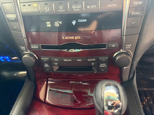 LS LS460 バージョンC 社外ヘッドライト 社外テールランプ エアロ アルミ 黒革シート(30枚目)