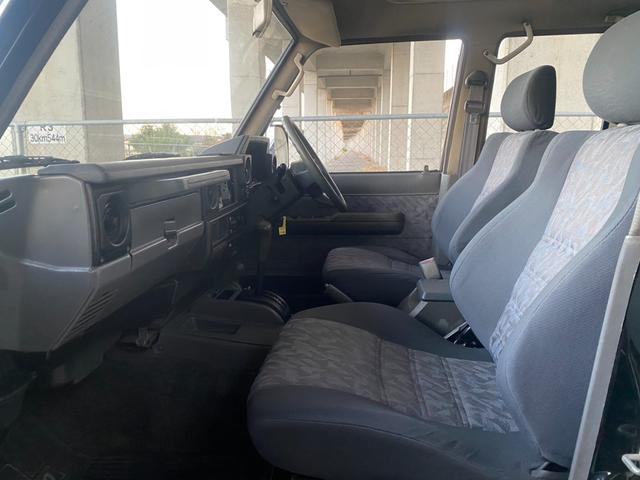 ランドクルーザー70 ZX 社外アルミ サンルーフ(37枚目)