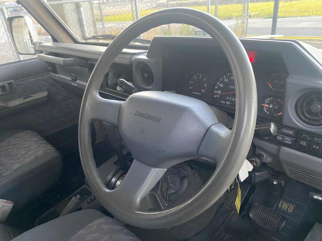 ランドクルーザー70 ZX 社外アルミ サンルーフ(45枚目)