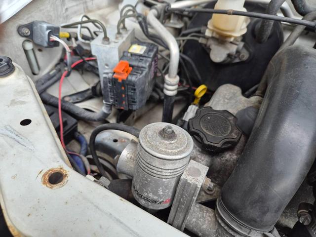 アルトワークス ＲＳ／Ｚ　ＴＥＩＮ車高調　ＨＫＳエアクリ　マフラー　ＢＬＩＴＺメーター　スズキスポーツタワーバー　社外アルミ　ステアリング（6枚目）