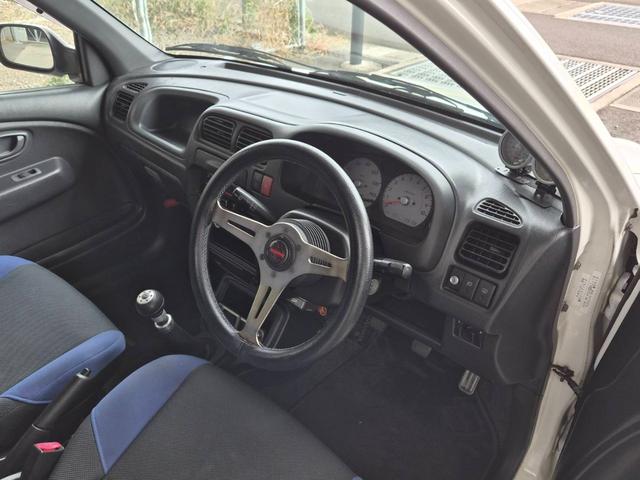 アルトワークス ＲＳ／Ｚ　ＴＥＩＮ車高調　ＨＫＳエアクリ　マフラー　ＢＬＩＴＺメーター　スズキスポーツタワーバー　社外アルミ　ステアリング（30枚目）