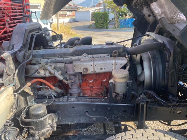 フォワード 　回送車　ユニック３段クレーン　メッキパーツ　ベッド付　２６５０ｋｇ積載（9枚目）