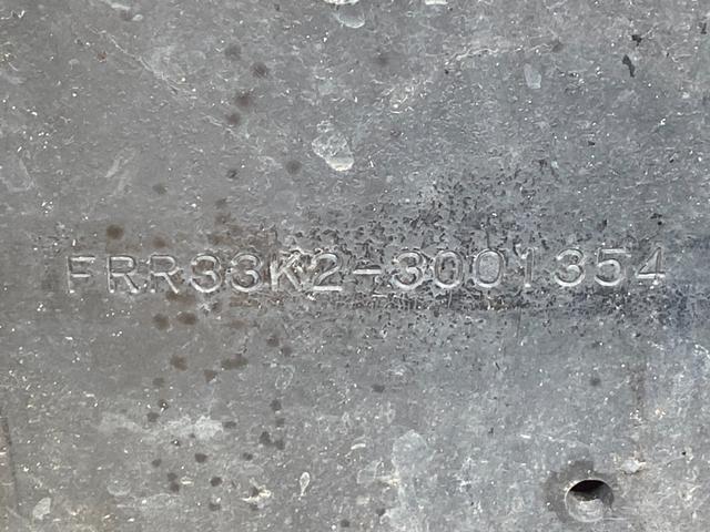 フォワード 　回送車　ユニック３段クレーン　メッキパーツ　ベッド付　２６５０ｋｇ積載（10枚目）