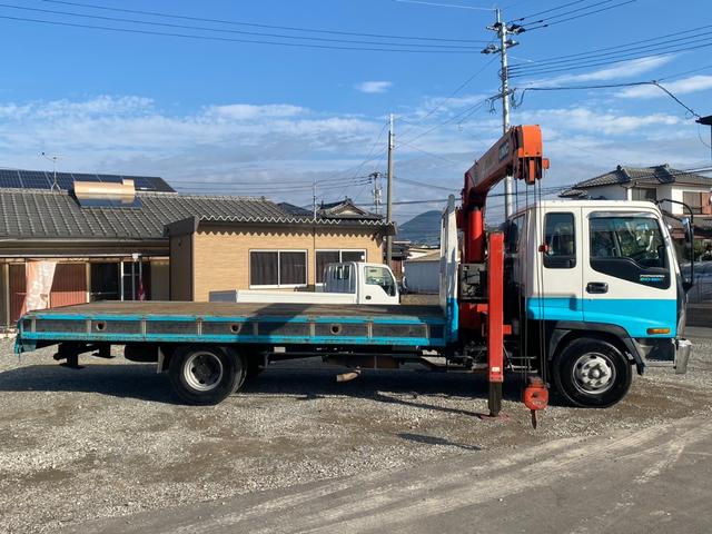 フォワード 　回送車　ユニック３段クレーン　メッキパーツ　ベッド付　２６５０ｋｇ積載（19枚目）