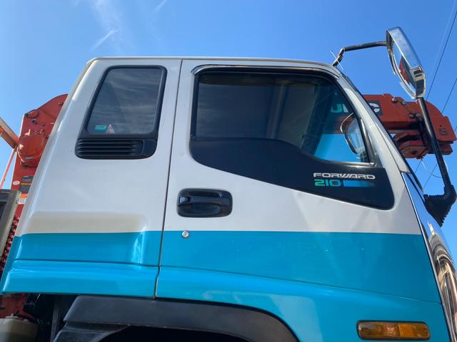 フォワード 　回送車　ユニック３段クレーン　メッキパーツ　ベッド付　２６５０ｋｇ積載（31枚目）