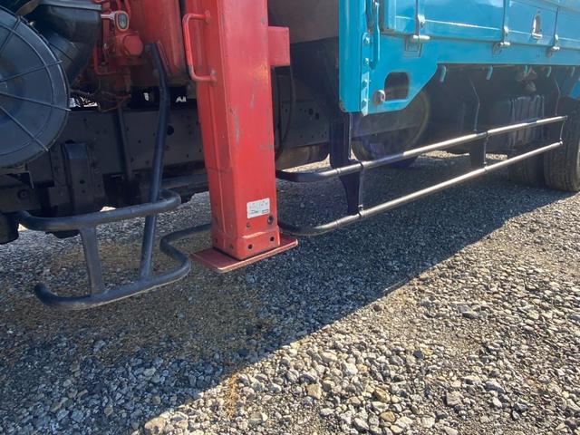 フォワード 　回送車　ユニック３段クレーン　メッキパーツ　ベッド付　２６５０ｋｇ積載（39枚目）