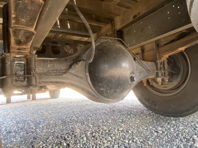 フォワード 　回送車　ユニック３段クレーン　メッキパーツ　ベッド付　２６５０ｋｇ積載（42枚目）