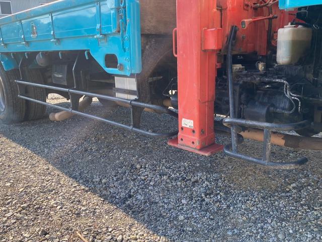 フォワード 　回送車　ユニック３段クレーン　メッキパーツ　ベッド付　２６５０ｋｇ積載（46枚目）