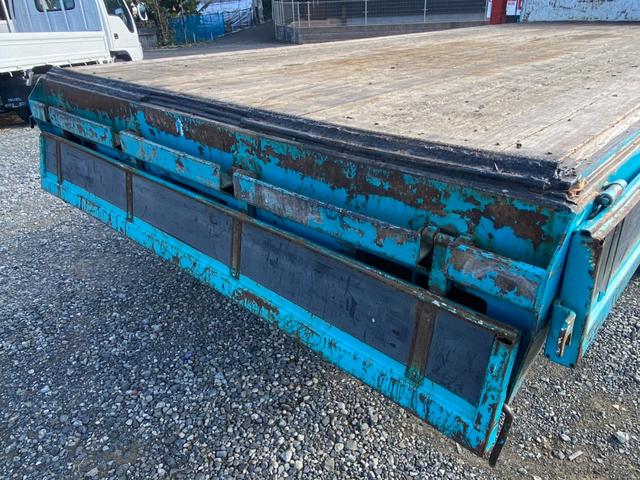 フォワード 　回送車　ユニック３段クレーン　メッキパーツ　ベッド付　２６５０ｋｇ積載（50枚目）