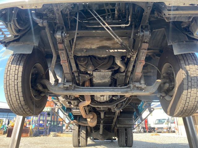 フォワード 　回送車　ユニック３段クレーン　メッキパーツ　ベッド付　２６５０ｋｇ積載（53枚目）