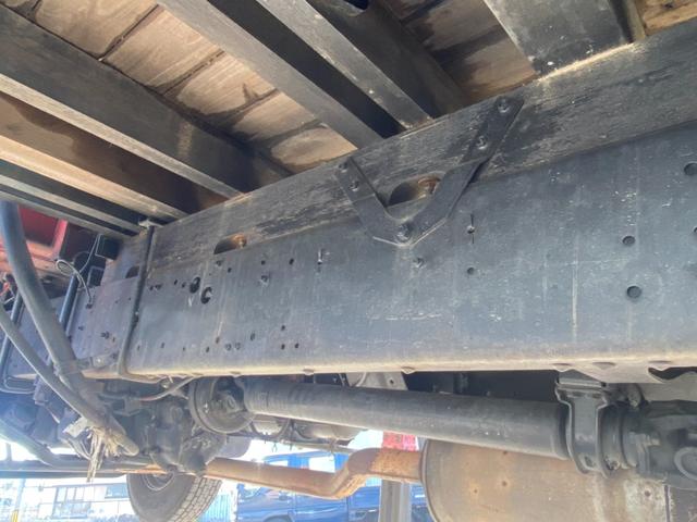 フォワード 　回送車　ユニック３段クレーン　メッキパーツ　ベッド付　２６５０ｋｇ積載（55枚目）