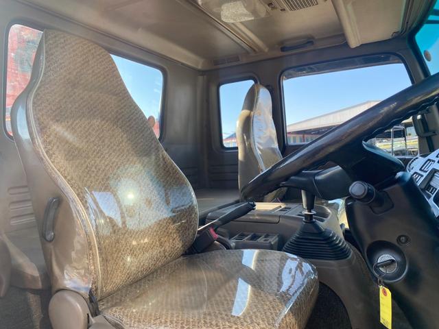 フォワード 　回送車　ユニック３段クレーン　メッキパーツ　ベッド付　２６５０ｋｇ積載（58枚目）