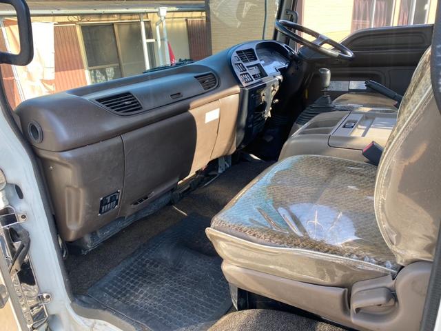 フォワード 　回送車　ユニック３段クレーン　メッキパーツ　ベッド付　２６５０ｋｇ積載（59枚目）