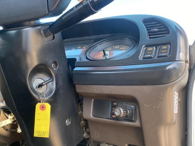 フォワード 　回送車　ユニック３段クレーン　メッキパーツ　ベッド付　２６５０ｋｇ積載（66枚目）