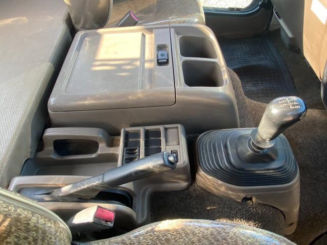 フォワード 　回送車　ユニック３段クレーン　メッキパーツ　ベッド付　２６５０ｋｇ積載（71枚目）