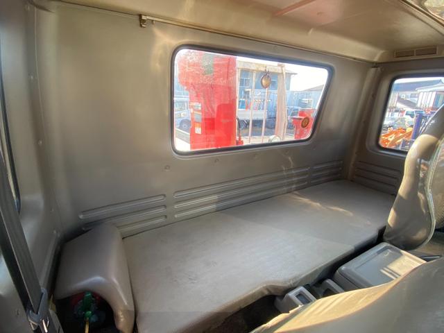 フォワード 　回送車　ユニック３段クレーン　メッキパーツ　ベッド付　２６５０ｋｇ積載（75枚目）