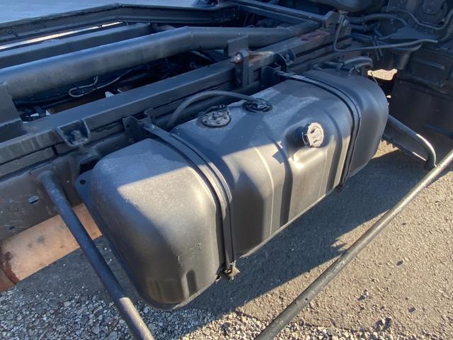 エルフトラック 　５．２ディーゼルターボ　ワイド超ロング高床　カスタムキャビン　ユニック製積載車　ウィンチ（28枚目）