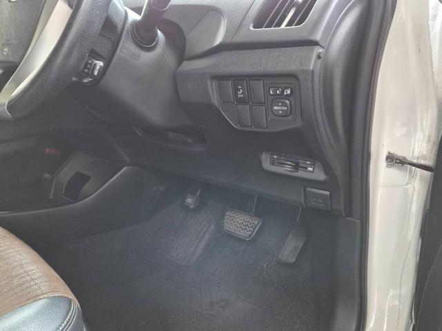 プリウス Ｇ　ナビ・ＥＴＣ・バックカメラ・パワーシート（17枚目）