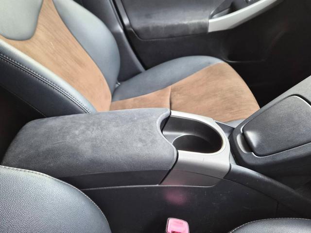 プリウス Ｇ　ナビ・ＥＴＣ・バックカメラ・パワーシート（26枚目）