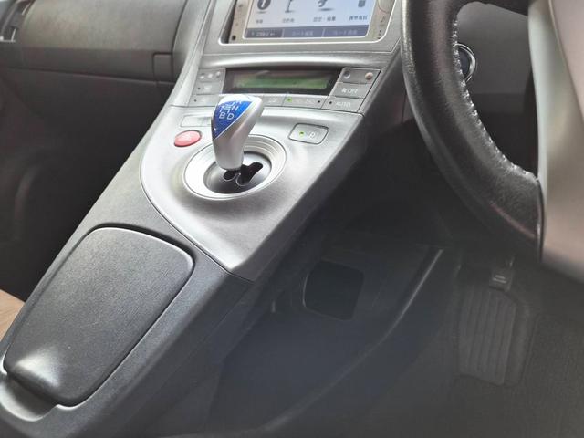 プリウス Ｇ　ナビ・ＥＴＣ・バックカメラ・パワーシート（27枚目）