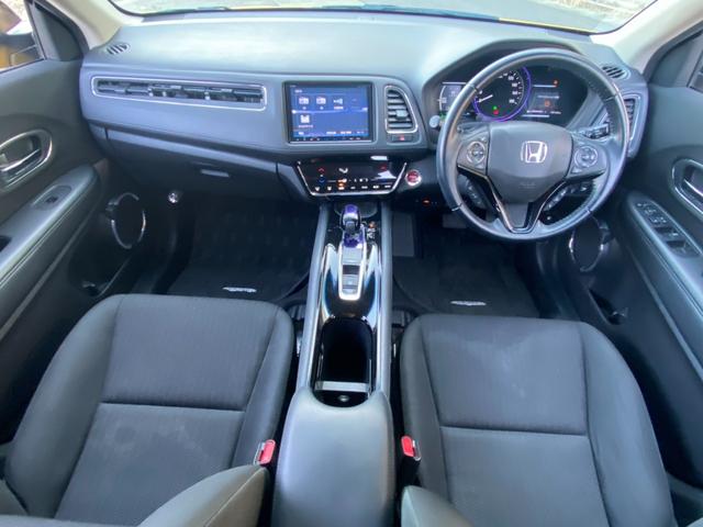 ヴェゼル ＨＶ　Ｘ・ホンダセンシングブリリアントスタイルＥＤ　ギャザズ８インチナビ　バックカメラ　ＥＴＣ　スマートキー　レーダークルーズコントロール（3枚目）