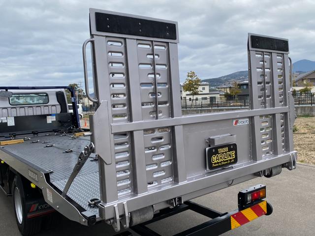 キャンター 超ロング　極東開発製フラトップ　メッキパーツ　ラジコン　ウィンチ　スマートキー　ワンオーナー車　タービン交換　社外ナビ　ＬＥＤヘッドライト（27枚目）