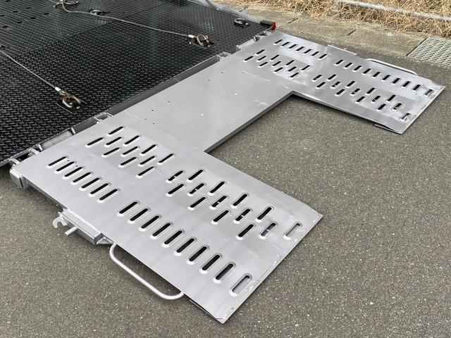 キャンター 超ロング　極東開発製フラトップ　メッキパーツ　ラジコン　ウィンチ　スマートキー　ワンオーナー車　タービン交換　社外ナビ　ＬＥＤヘッドライト（30枚目）