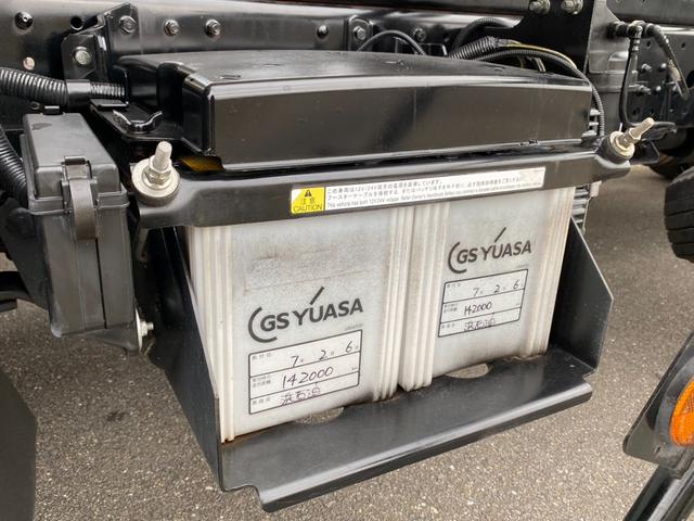 キャンター 超ロング　極東開発製フラトップ　メッキパーツ　ラジコン　ウィンチ　スマートキー　ワンオーナー車　タービン交換　社外ナビ　ＬＥＤヘッドライト（45枚目）