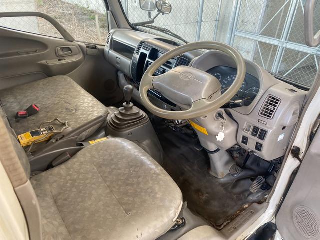 デュトロ ロング全低床　新明和製アームロール　ツインホイスト　新品コンテナ箱　メッキパーツ　ホイールカバー　外装仕上済　総重量５ｔ未満対応（4枚目）